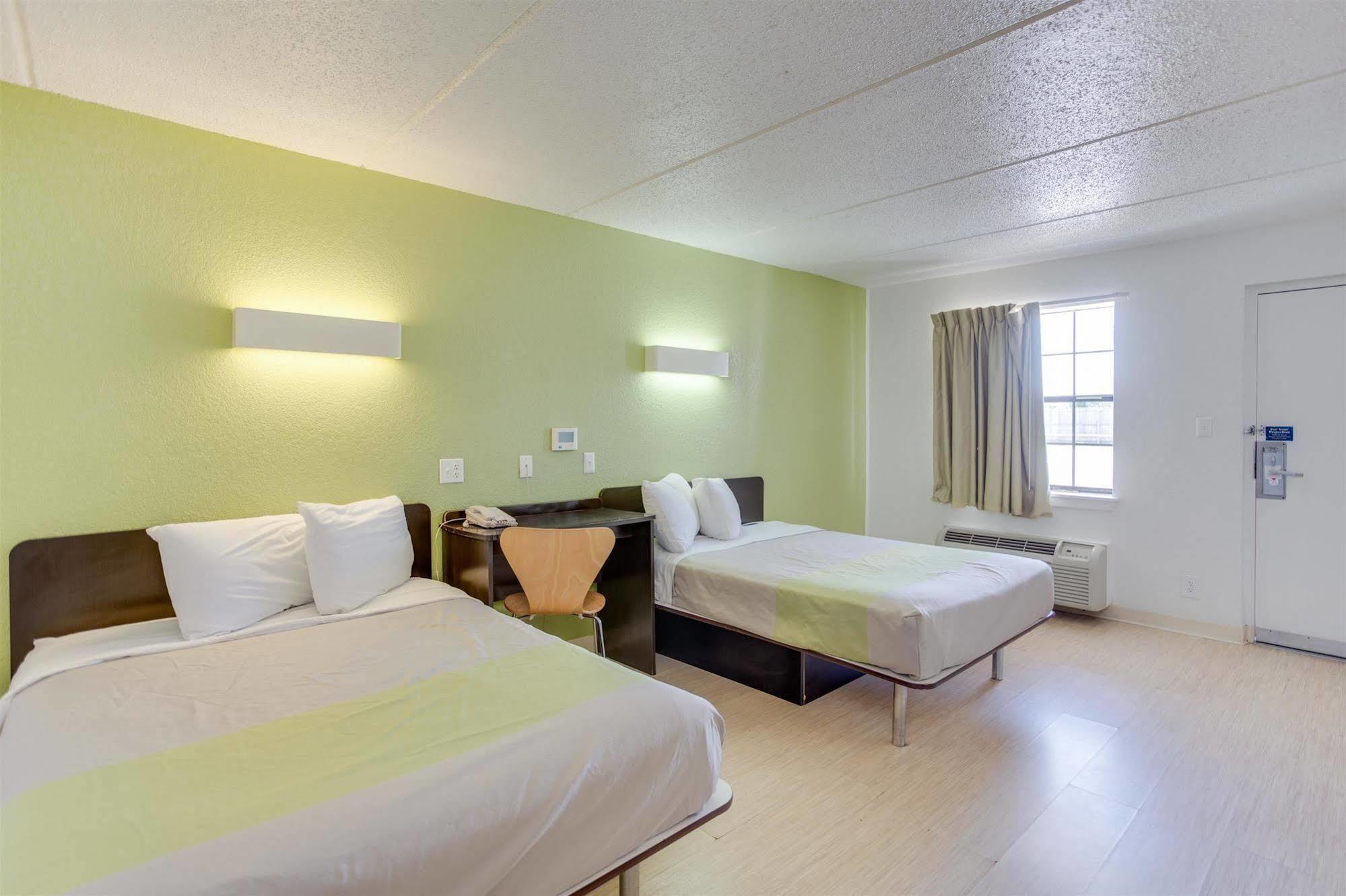 Motel 6 Houston, Tx - West Екстер'єр фото
